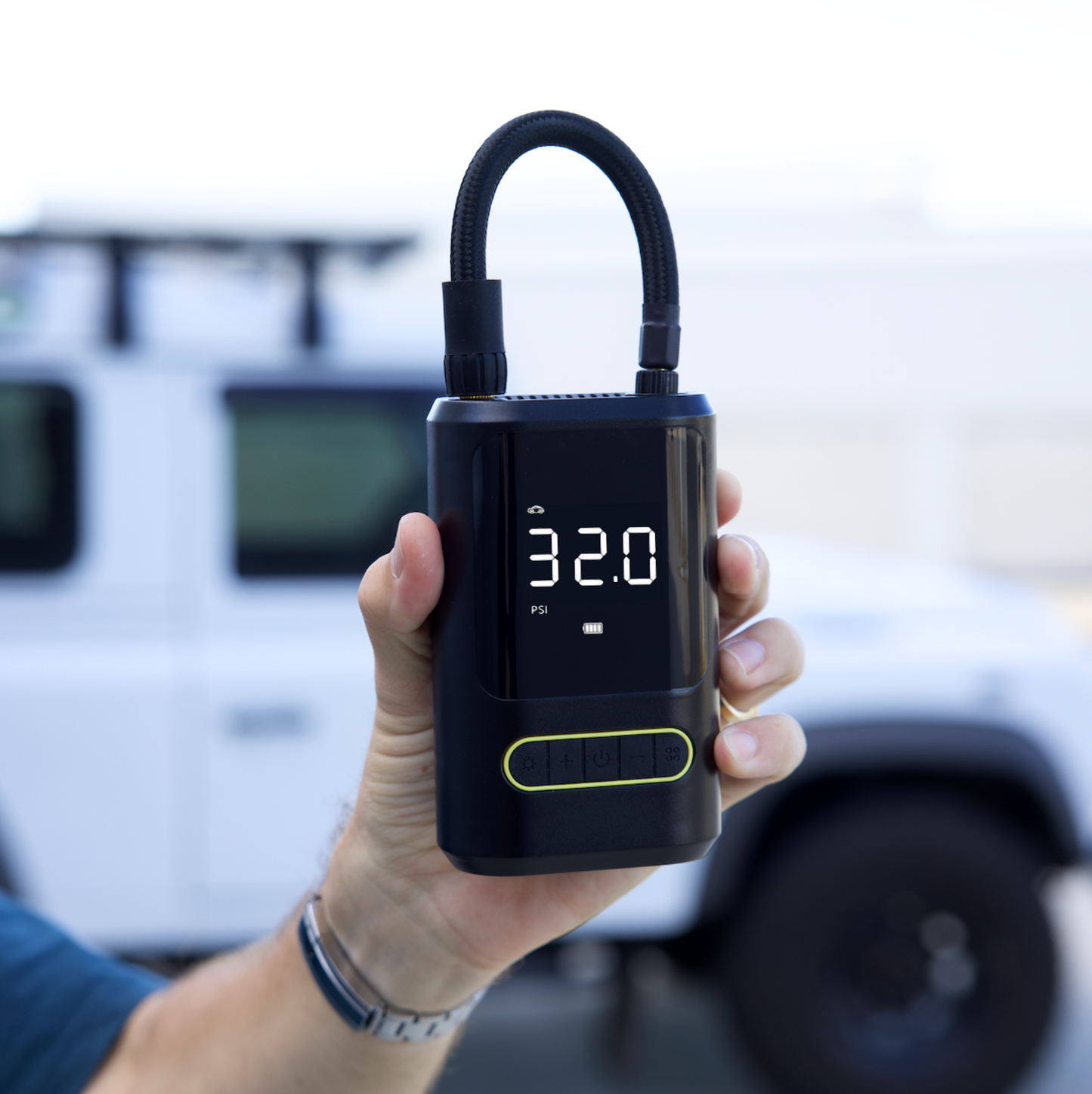 AirCharge Pro™ | Den ultimative bærbare 4-i-1-dækpumpe🚗