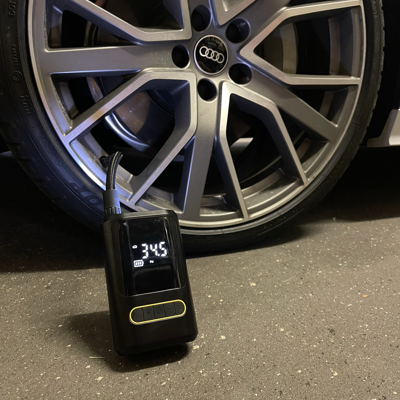 AirCharge Pro™ | Den ultimative bærbare 4-i-1-dækpumpe🚗